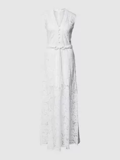 Sukienki - Długa sukienka z kwiatowymi haftami ze wzorem paisley - grafika 1