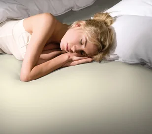 Prześcieradło Formesse Bella Donna Jersey 90x190-100x220 - Powder 110 97% bawełna, 3% elastan, Certyfikaty OEKO-TEX - Prześcieradła - miniaturka - grafika 1