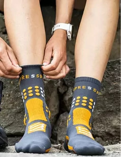 COMPRESSPORT skarpetki trekkingowe TREKKING SOCKS magent/autumn glory - Skarpetki sportowe męskie - miniaturka - grafika 3