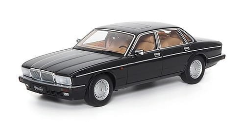 Jaguar Daimler Xj6 (Xj40) Year 1986 Ebony Black 1:18 Almost Real Alm810543