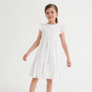 Sukienki i spódniczki dla dziewczynek - Reserved Sukienka z haftem angielskim - Biały - grafika 1