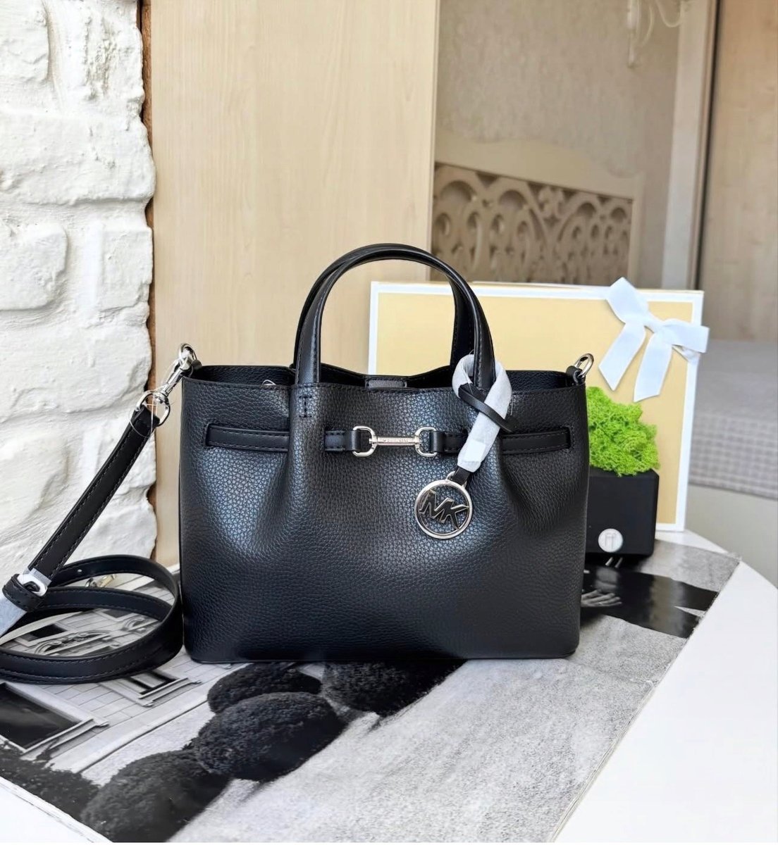 Torebka damska Michael Kors Noir czarna kuferek skórzana na ramię Oryginal