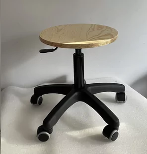 Stołek Taboret Obrotowy Na Kółkach Krawiecki Siedzisko Drewniane - Taborety i hokery - miniaturka - grafika 1