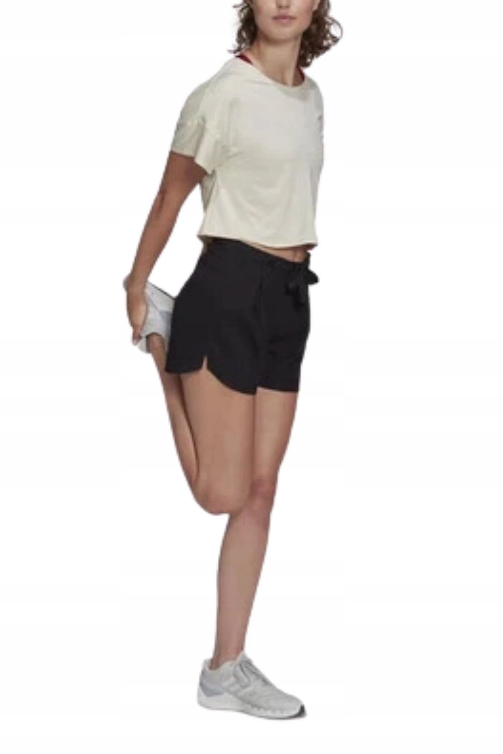 Koszulka damska Adidas Studio Backless sportowa ecru luźna krótki rękaw r M