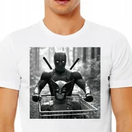 Koszulki męskie - 3442 ŚMIESZNA KOSZULKA MĘSKA DEADPOOL PCHAJĄCY WÓZEK WOLVERINE HUMOR XXL - miniaturka - grafika 1