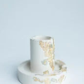 Świeczniki - Świecznik na świecę stożkową ze złoceniem - miniaturka - grafika 1