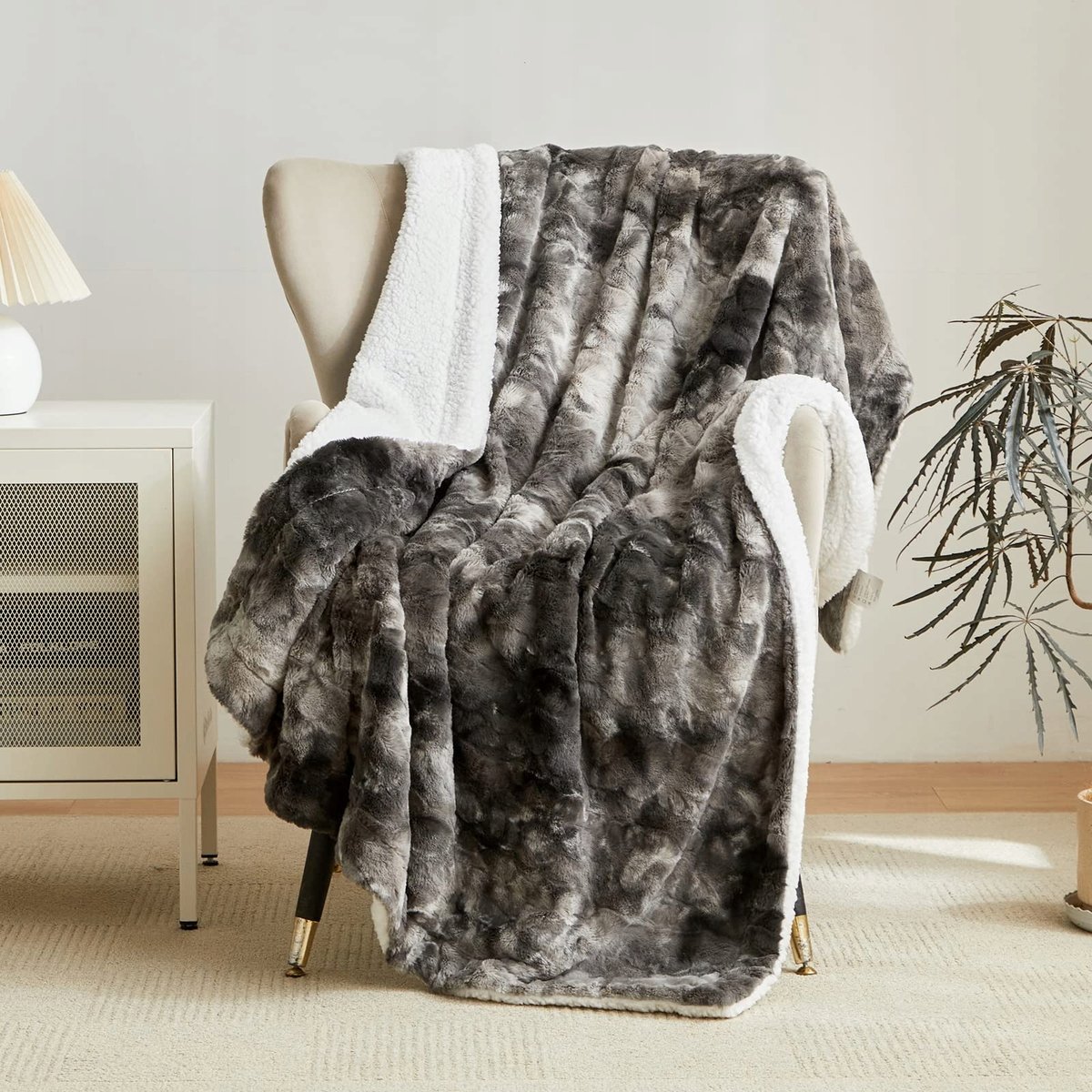 WAJADE Koc Sherpa Szary Miękki Na Kanapę I Łóżko 130x160 cm
