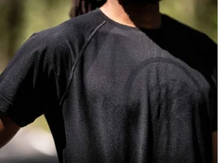 COMPRESSPORT Koszulka biegowa z krótkim rękawem TRAINING T-SHIRT SS Black Edition 2021 czarna - Koszulki sportowe męskie - miniaturka - grafika 2