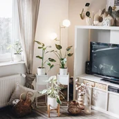 Lampy stojące - QAZQA Inteligentna lampa podłogowa złota z matowym szkłem w zestawie 2 WiFi P45 - Pallon - miniaturka - grafika 1