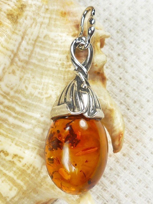 Wisiorek srebrny z bursztynem 621-61