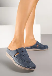 Granatowe Klapki na Koturnie z Ażurowym Wzorem Teladora - Klapki i japonki damskie - miniaturka - grafika 1