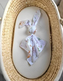 Miękka przytulanka kocyk króliczek z bawełny - Leśna delikatność - Maskotki i pluszaki - miniaturka - grafika 1