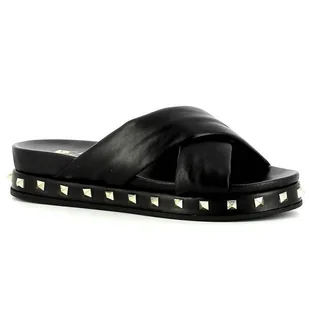 Czarne klapki z ćwiekami CARINII - Carinii - Klapki i japonki damskie - miniaturka - grafika 1