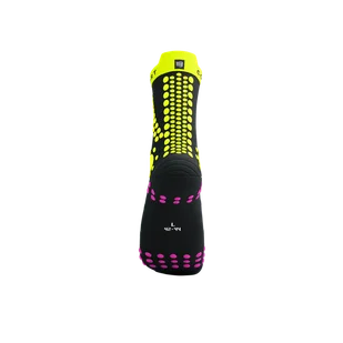 COMPRESSPORT Skarpetki do biegania trailowe ProRacing Socks V4 Trail black/safe yellow/neo pink - Skarpetki sportowe męskie - miniaturka - grafika 6