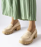 Mokasyny damskie - Beżowe klasyczne mokasyny na klocku Dina-38 - miniaturka - grafika 1