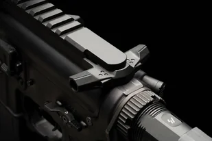 Strike Industries - Dźwignia przeładowania AR15 T-Bone - SI-AR-TBCH-223-BK-BK - Osprzęt do wiatrówek - miniaturka - grafika 7