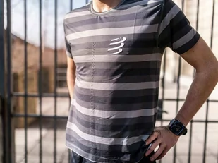 COMPRESSPORT Koszulka biegowa PERFORMANCE SS T-SHIRT czarny - Koszulki sportowe męskie - miniaturka - grafika 5