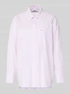 Koszule damskie - Bluzka koszulowa o kroju oversized z kieszenią na piersi - miniaturka - grafika 1