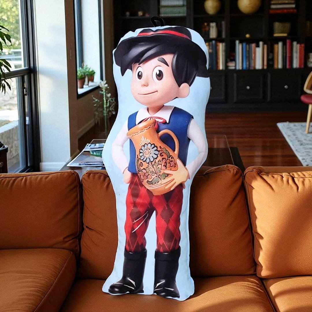 Maskotka dekoracyjna – chłopak w stroju kociewskim