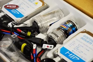 Zestaw 1103 d2r 8000k - Żarówki samochodowe - miniaturka - grafika 2