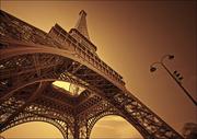 Plakaty - Galeria Plakatu, Plakat, Paryż Wieża Eiffla w sepii, 100x70 cm - miniaturka - grafika 1