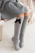 Rajstopy dziecięce - Podkolanówki dziecięce bawełniane gładkie z dużą jasno szare kokardką Milena - miniaturka - grafika 1