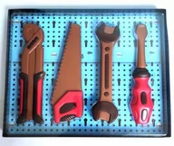 Zestawy upominkowe - CZEKOLADOWE NARZĘDZIA W PUDEŁKU NARZĘDZIA Z MLECZNEJ CZEKOLADY 150G PREZENT - miniaturka - grafika 1