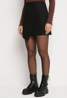 Spódnice - Czarna Kopertowa Spódnica o Trapezowym Kroju Ozdobiona Guzikami Niloria - miniaturka - grafika 1