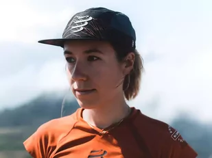 COMPRESSPORT Czapka biegowa 5 PANEL LIGHT CAP TRAIL CAPSULE 2023 rust/black - Czapki i chusty sportowe męskie - miniaturka - grafika 4