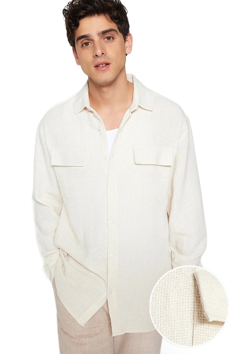 TRENDYOL MAN KOSZULA MĘSKA CASUAL KREMOWA Z KIESZENIAMI I FAKTURĄ M 5DA