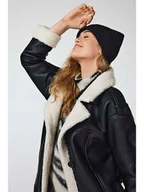 Czapki damskie - ONLY Czapka beanie "Zenna" w kolorze czarnym - miniaturka - grafika 1