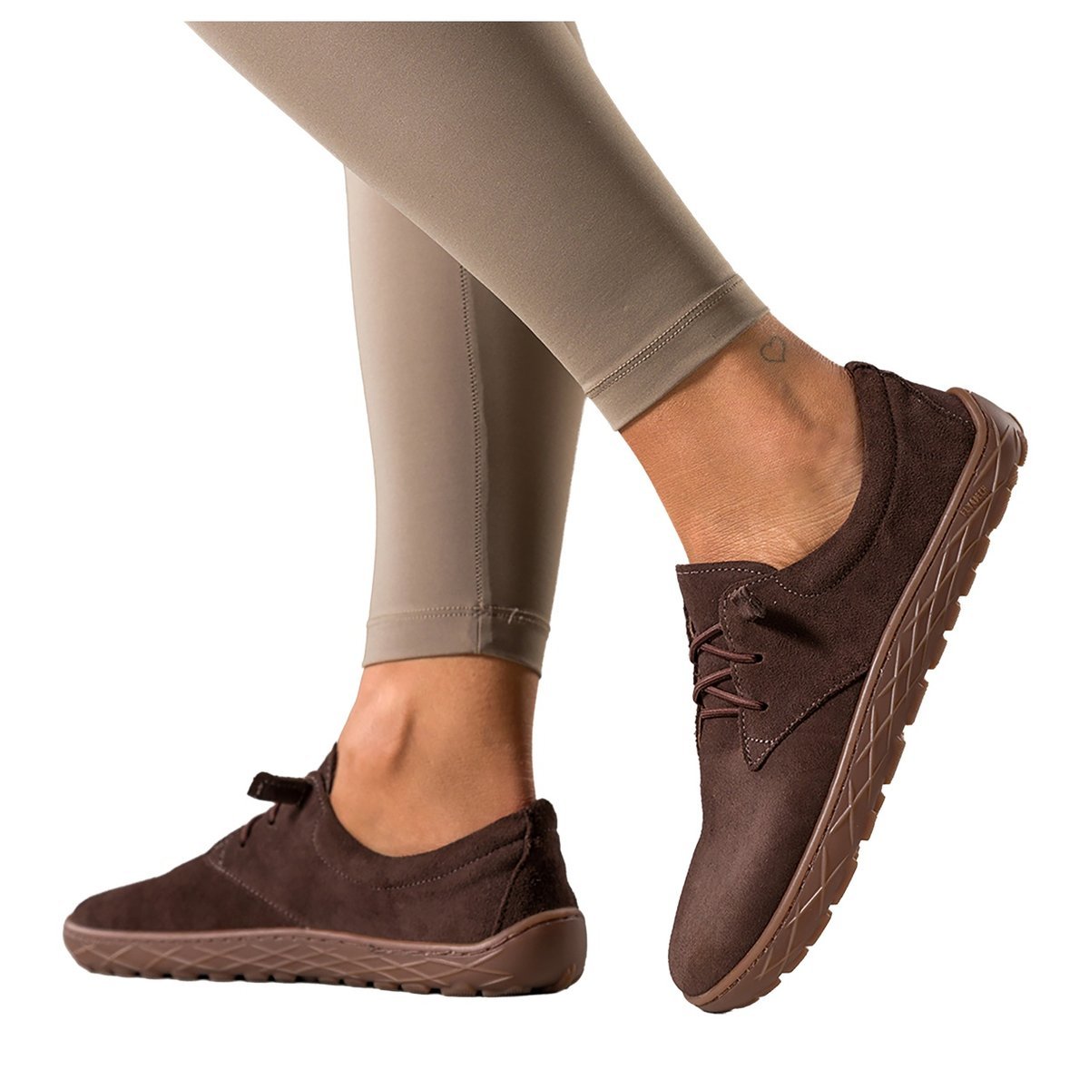 Czekoladowe buty barefoot skórzane damskie szerokie na elastycznej płaskiej podeszwie elastyczne czekoladowe sznurówki PRODUKT POLSKI Casu 89810-36