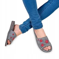 Kapcie damskie - NOWO, Pantofle damskie, kapcie w czerwone kwiatki, rozmiar 37 - miniaturka - grafika 1