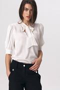 Bluzki damskie - Elegancka bluzka ecru z wiązaniem na dekolcie - miniaturka - grafika 1