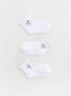 Reserved - Skarpetki z haftem 3 pack - biały - Buciki dla niemowląt - miniaturka - grafika 1