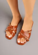 Klapki i japonki damskie - Brązowe Klapki z Przeplatanymi Paskami Zdobione Sprzączkami Derire - miniaturka - grafika 1