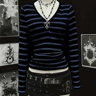 Bluzki damskie - TEMU Damski V-Neck Slim-Fit Gotyckie Paski, Chłodny Vintage z Mroczną Atmosferą - miniaturka - grafika 1