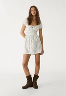 Sukienki - Stradivarius Krótka sukienka we wzory Ecru L - miniaturka - grafika 1