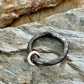 Pierścionki - Pierścionek srebrny z kółeczkiem - miniaturka - grafika 1