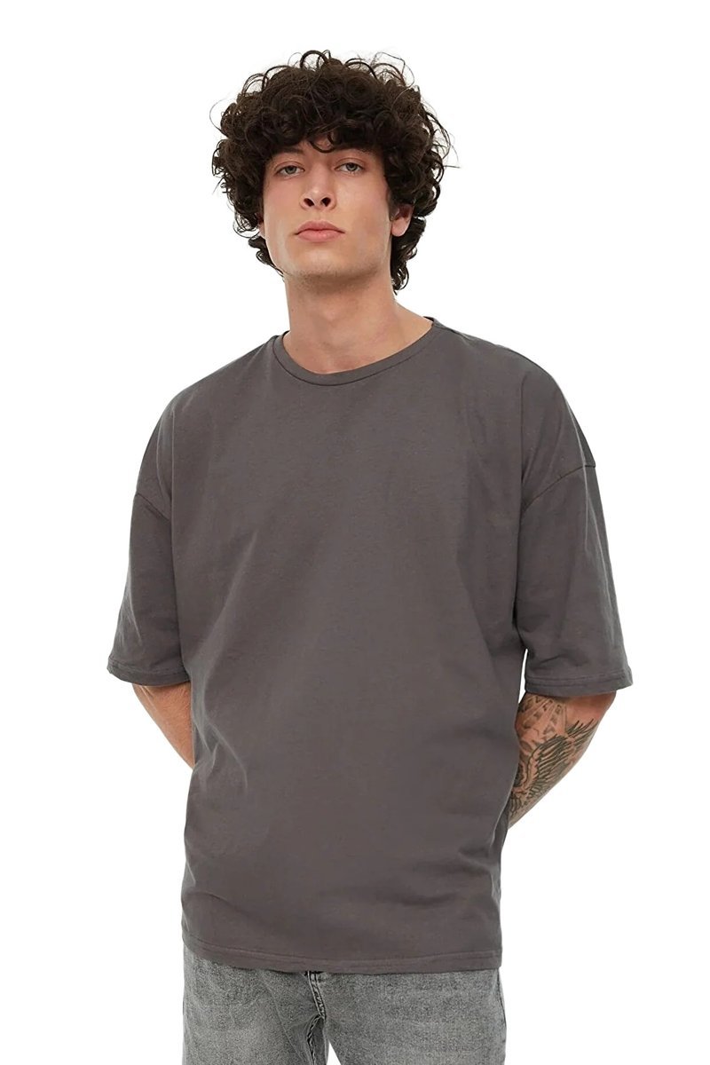 TRENDYOL MAN MĘSKI T-SHIRT Z OKRĄGŁYM DEKOLTEM W KOLORZE SZARYM M 5DA