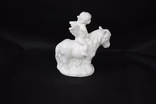 Aniołek na koniu - Figurki dekoracyjne - miniaturka - grafika 1