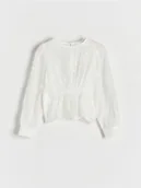 Bluzki dla dziewczynek - Reserved - Bluzka z haftem - złamana biel - miniaturka - grafika 1