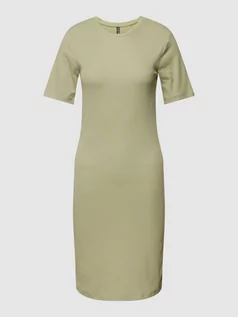 Sukienki - Sukienka o długości do kolan z drobnym prążkowaniem model ‘RUKA’ - grafika 1