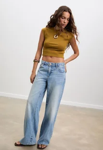 Stradivarius Krótka dopasowana koszulka basic Zielony XL - Koszulki i topy damskie Stradivarius Krótka dopasowana koszulka basic Zielony XL - Koszulki i topy damskie - miniaturka - grafika 1