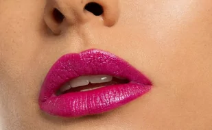 PUPA Milano Shine-up! Pomadka w kredce 007 Be Hot Be Pink - Szminki - miniaturka - grafika 2