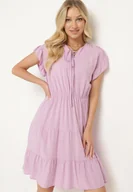 Sukienki - Fioletowa Sukienka z Gumką w Pasie Ozdobiona Falbanką i Wiązana Materiałowym Paskiem Tiamalou - miniaturka - grafika 1