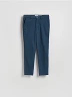 Spodnie męskie - Reserved - Bawełniane spodnie chino slim - granatowy - miniaturka - grafika 1