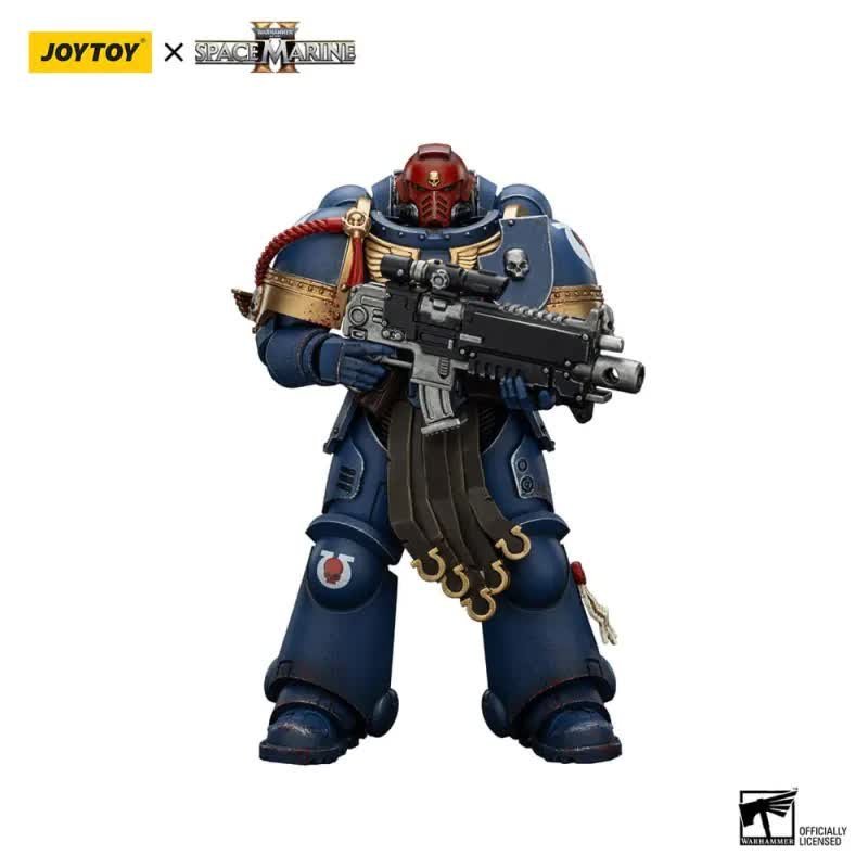 Figurka Warhammer 40,000: Space Marine 2 Ultramarines Sergeant Gadriel Collectors Edition 13 Cm