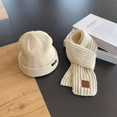 Czapki dla dzieci - TEMU 1 Czapka i Szalik dla Chłopca – Zimowy Ciepły w Kolorze Beżowym/Białym, Miękki i Lekki Wzór z Kablem i Ikoniczną Etykietą, Dopasowana Nakrycie - miniaturka - grafika 1