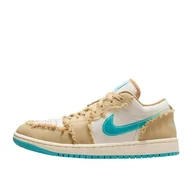 Półbuty damskie - WMNS AIR JORDAN 1 LOW SE LA - miniaturka - grafika 1